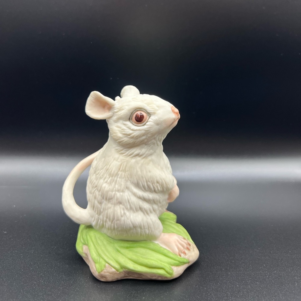 Boehm #400-89 White Mouse Vintage Porcelain Hand-Painted Figurine Collectible